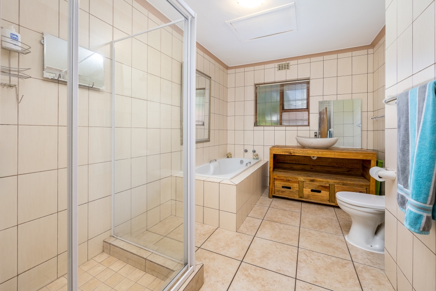 4 Bedroom Property for Sale in Vierlanden Western Cape